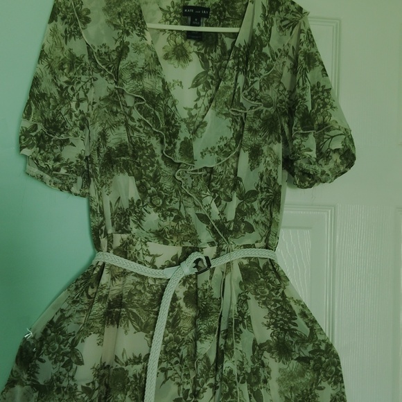 Woman dress - Picture 2 of 4